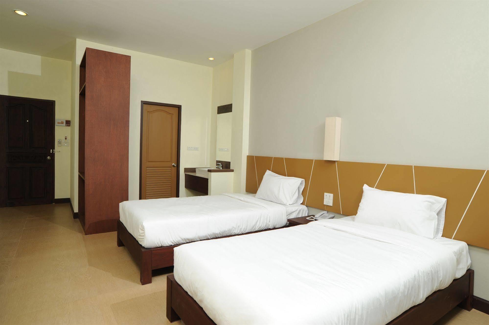 Mawin Hotel Chiang Mai Exterior foto